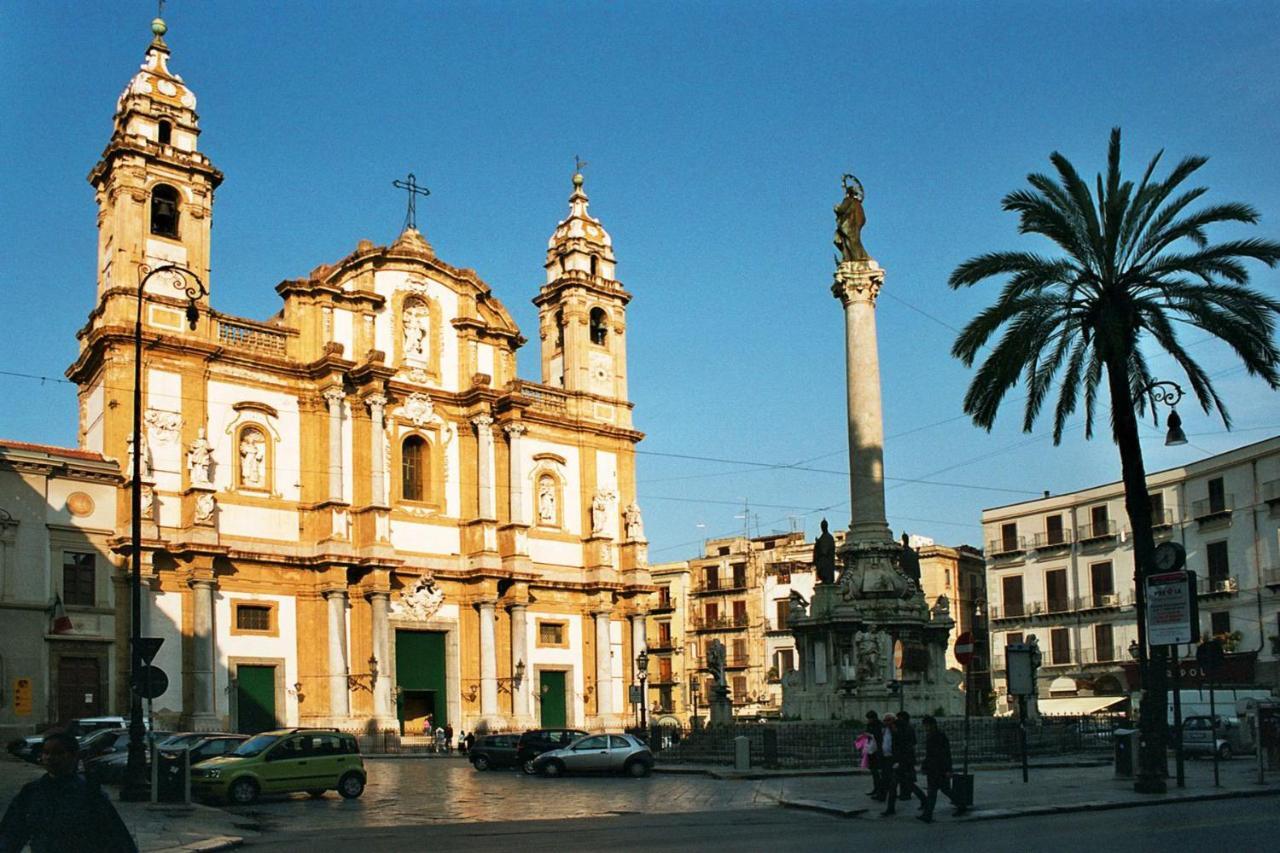 Vucciria 57 Locazione Turistica Nel Cuore Pulsante Della Movida! Apartment Palermo Bagian luar foto